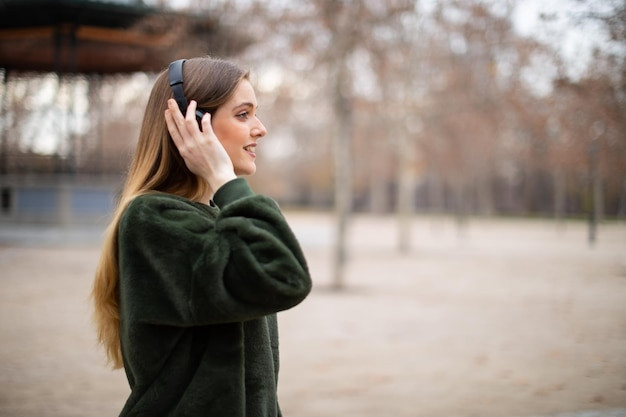 Wireless Noise-Cancelling Headphones